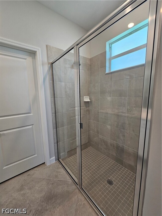 Building Photo - 20501 Hazelnut Ct S