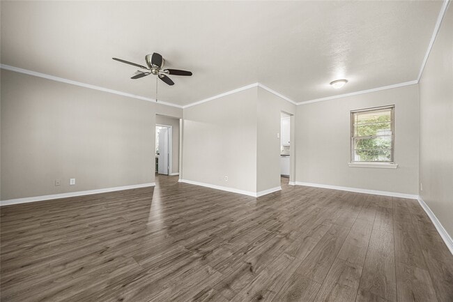 Building Photo - 223 Wildwood St
