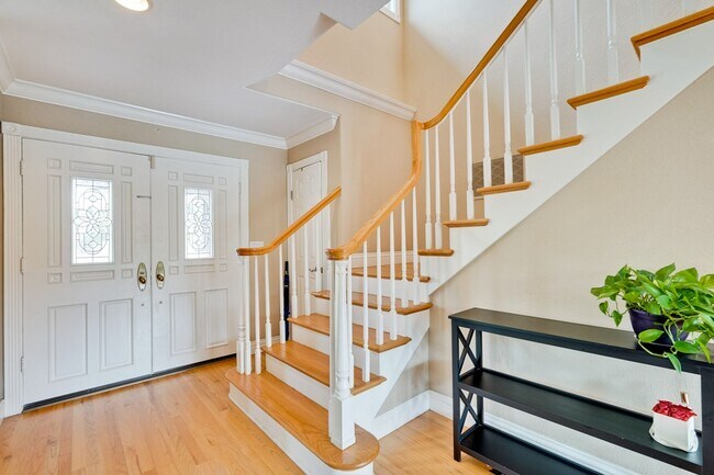 Building Photo - Remodeled 5 Bedroom Home with Heated Pool, Hillside Views, Solar, and Sunrise and Sunset Views in...