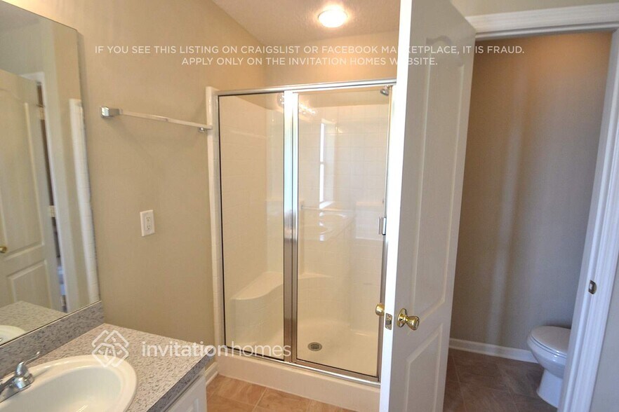 Building Photo - 6886 Wall Springs Dr