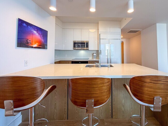 Building Photo - High-Floor 2BR Corner Unit with Expansive Views & 2 Parking at Azure Ala Moana