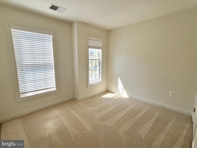 Building Photo - 1509 Rutland Way