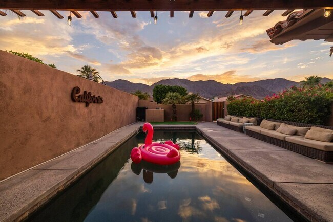 Building Photo - 53180 Avenida Mendoza