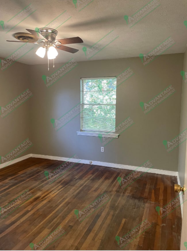 Building Photo - 1423 College Ave