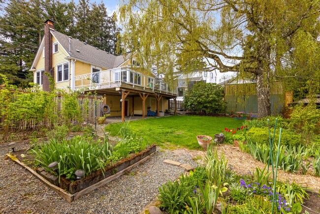 Building Photo - 8502 15th Ave NE