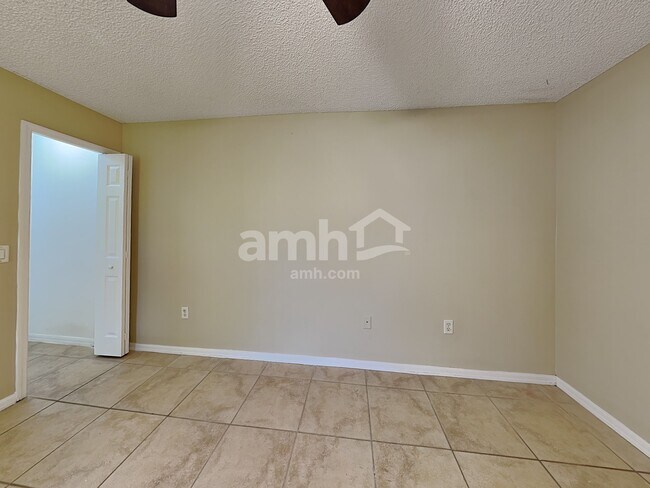 Building Photo - 655 Belvedere Rd NW