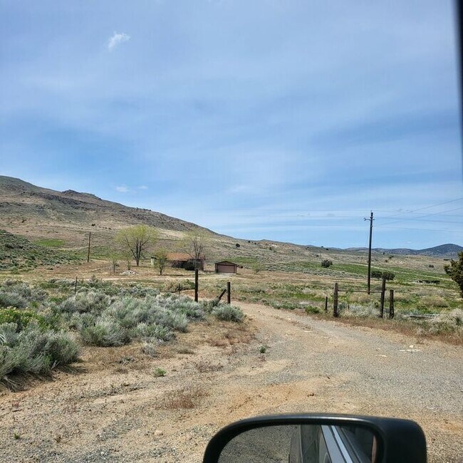 Building Photo - Rural Home on 80 acres horse property off ...