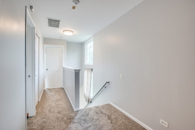 Building Photo - 2527 Bordeaux Ln