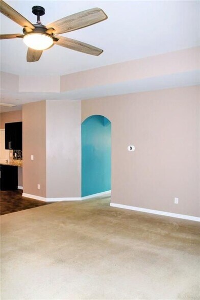 Building Photo - 30 Hillside Oak Ln