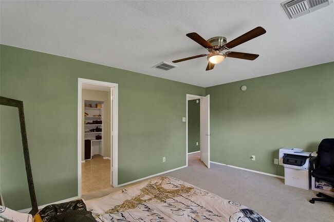 Building Photo - 615 Salma Ct