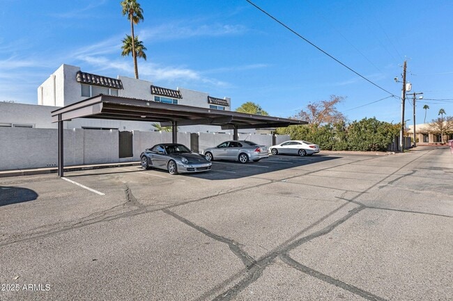 Building Photo - 2415 N 71st St