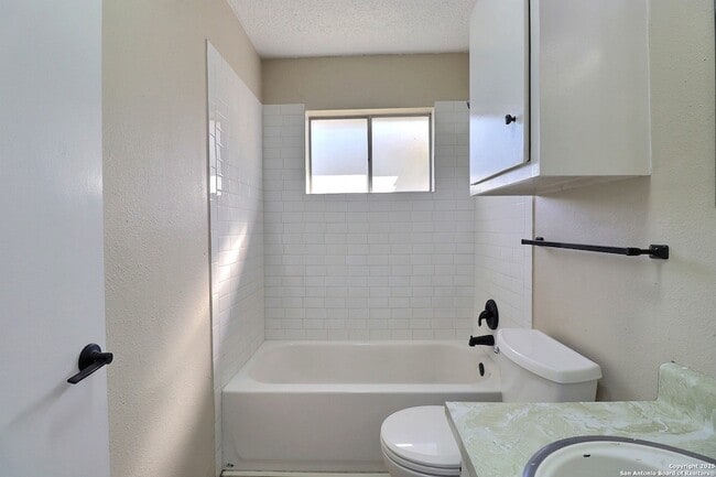 Building Photo - 304 Deborah Dr