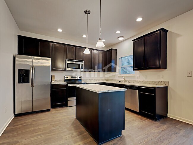 Building Photo - 7409 Vintage Cir