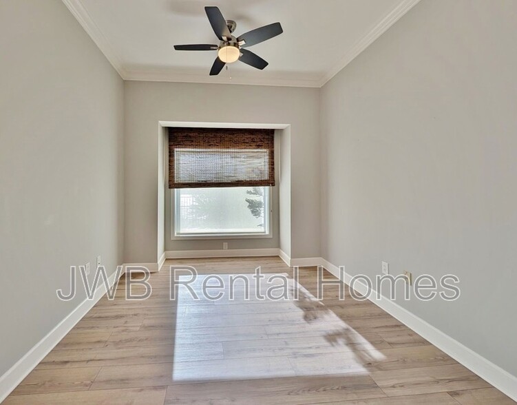 Building Photo - 424 E Bay St