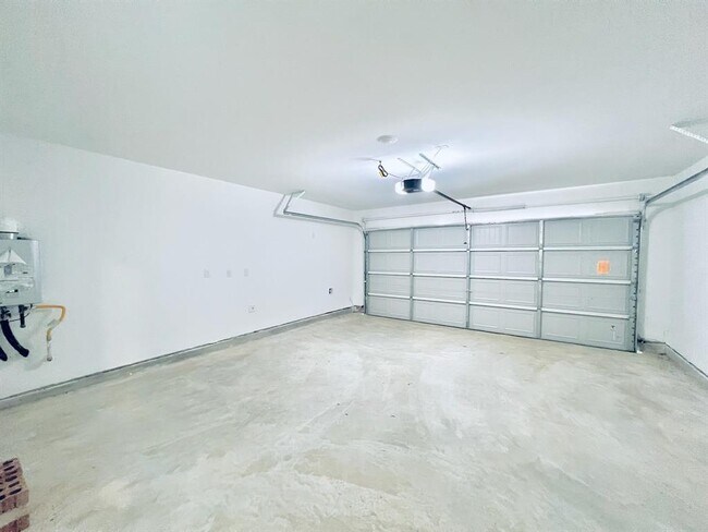 Building Photo - 3124 Twisted Myrtle Dr