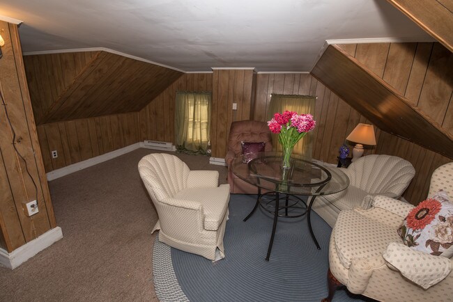 Building Photo - 2 bedroom apartment!