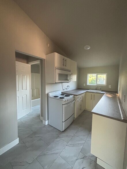 Building Photo - 8015 N John Ave