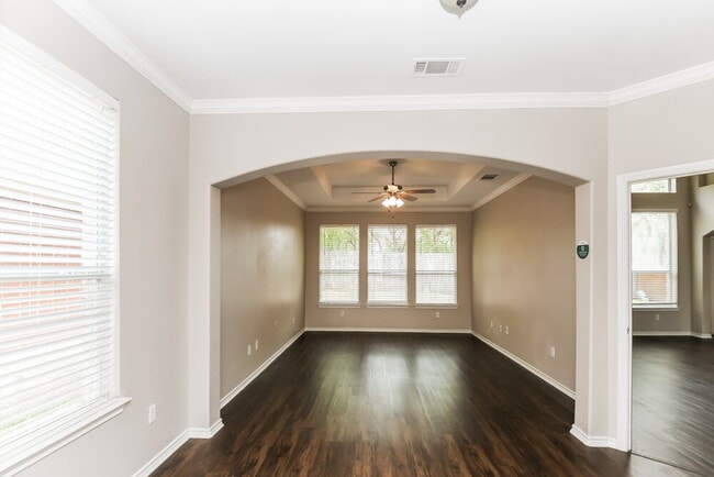 Building Photo - 5824 Fathom Dr