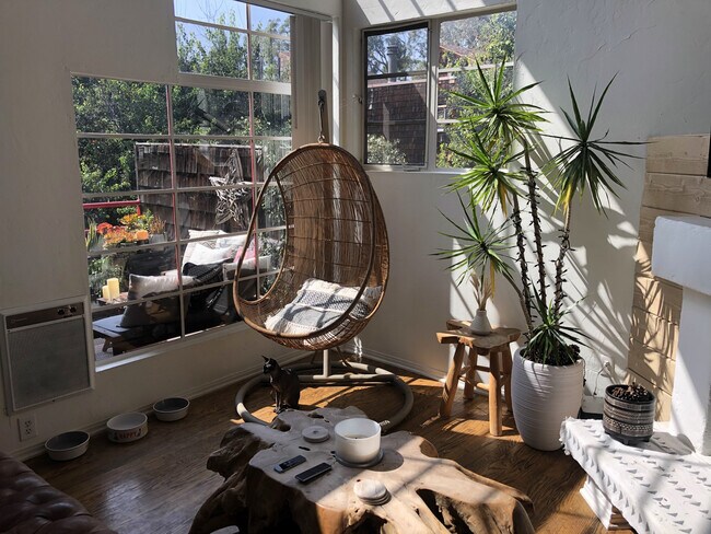 Upstairs Living Room View - 29233 HEATHERCLIFF Rd