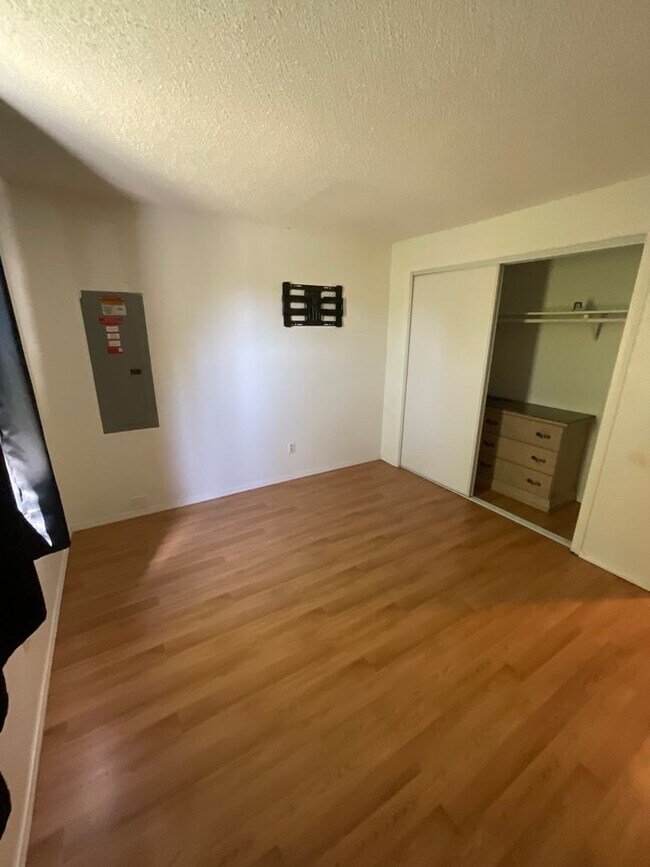 Building Photo - 9018 Andes Ct