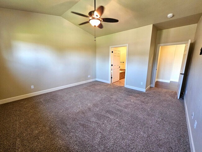 Building Photo - 2817 Tuscanna Dr