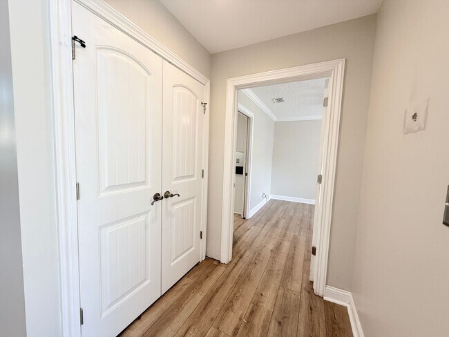 Building Photo - 5511 La Moya Ave