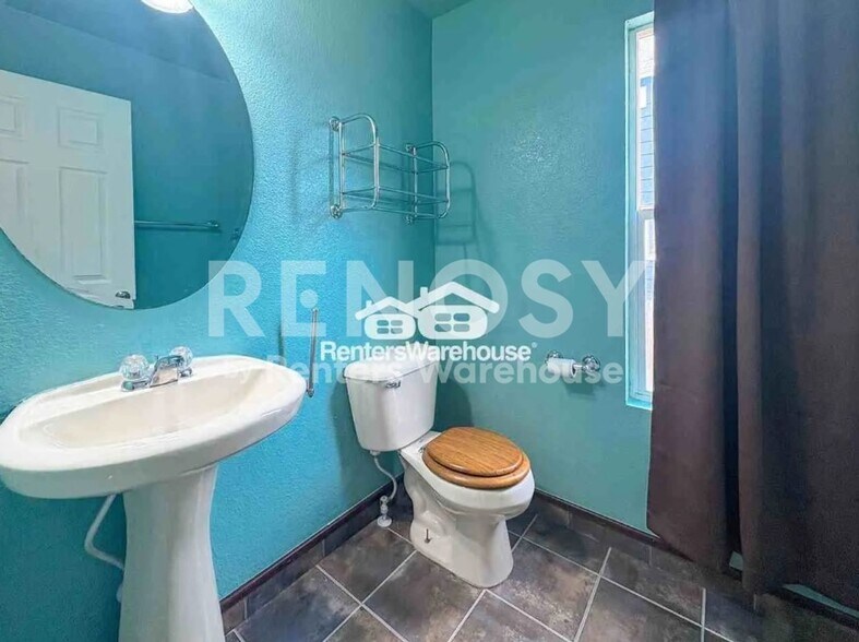 Building Photo - 12674 Jersey Cir E