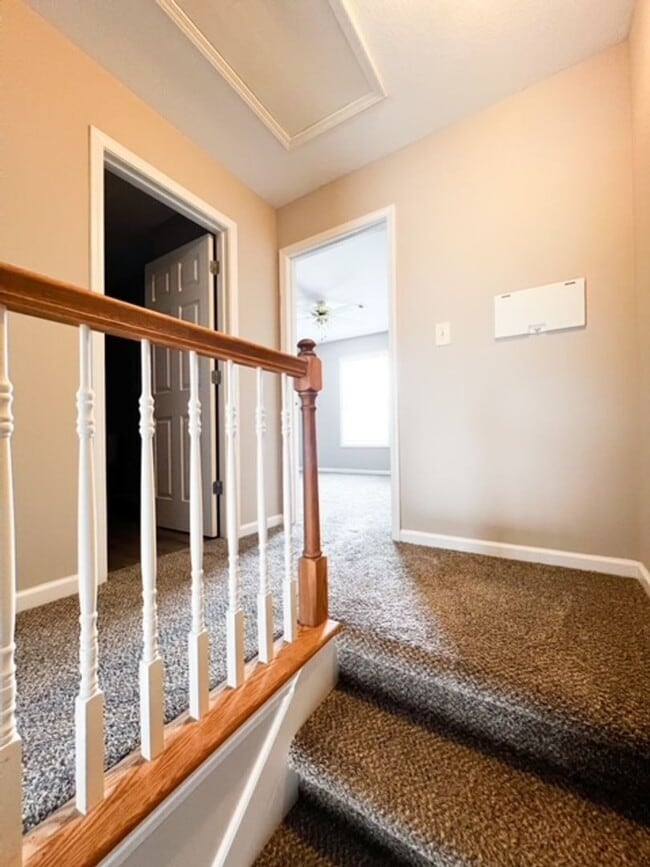 Building Photo - 2 Bedroom 1.5 Bathroom Townhome!!!