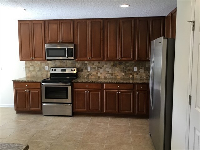 Building Photo - 385 Bostwick Cir