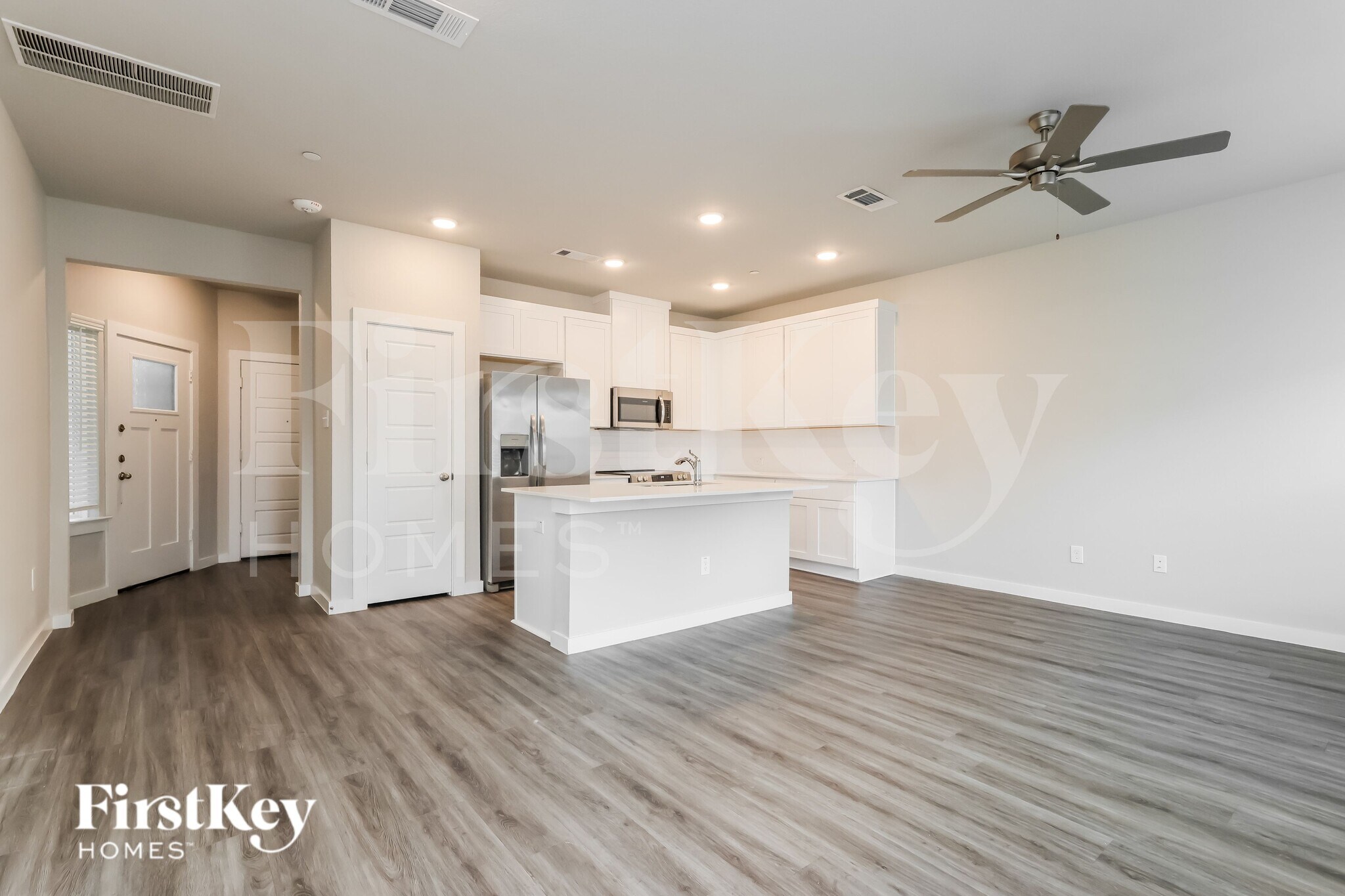 Building Photo - 18338 W Centro Cir