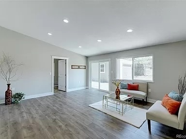 Building Photo - 39 Otowi Dr