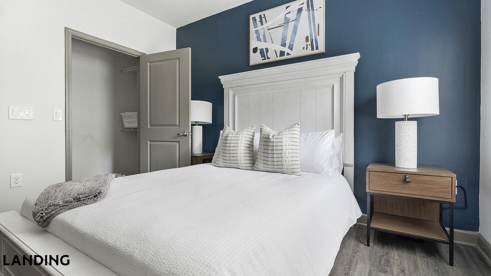 Building Photo - 11010 Northlake Landing Dr