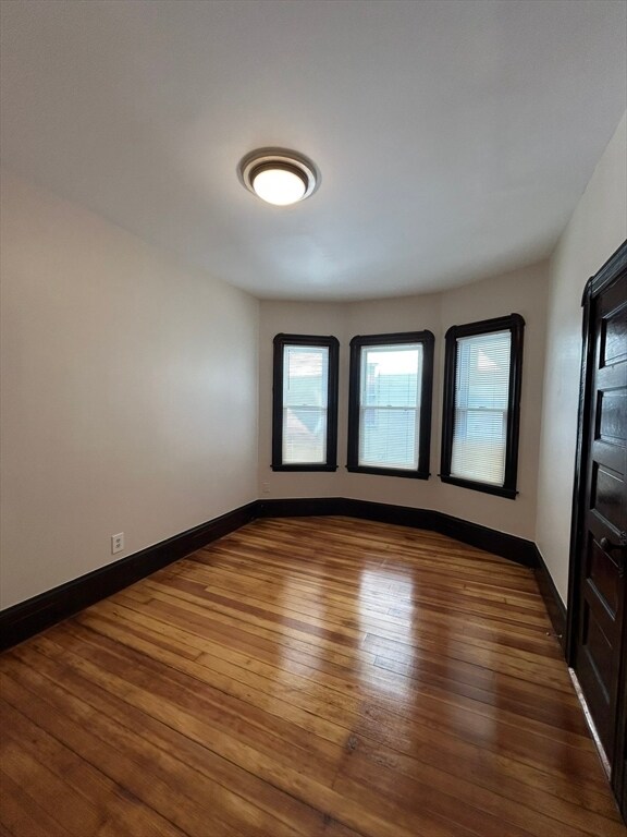 Building Photo - 345 Earle St
