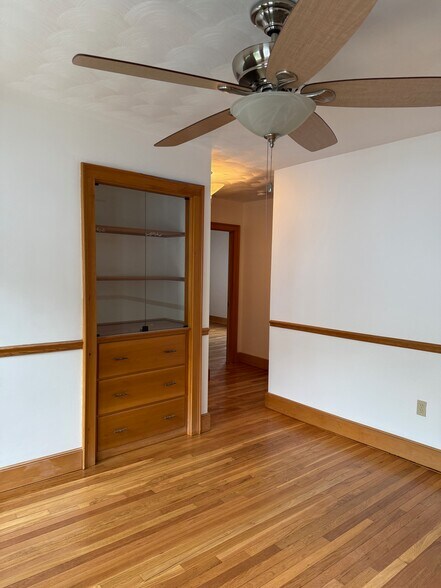 Building Photo - 23 Rendall Pl