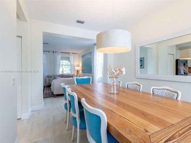Building Photo - 1640 Sandpiper Cir