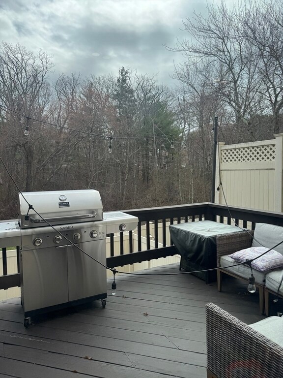 Building Photo - 909 Pleasant St