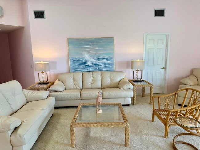 Building Photo - 6231 SE Ames Way