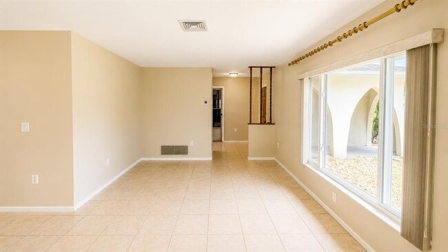 Building Photo - 3435 Dunbar Dr