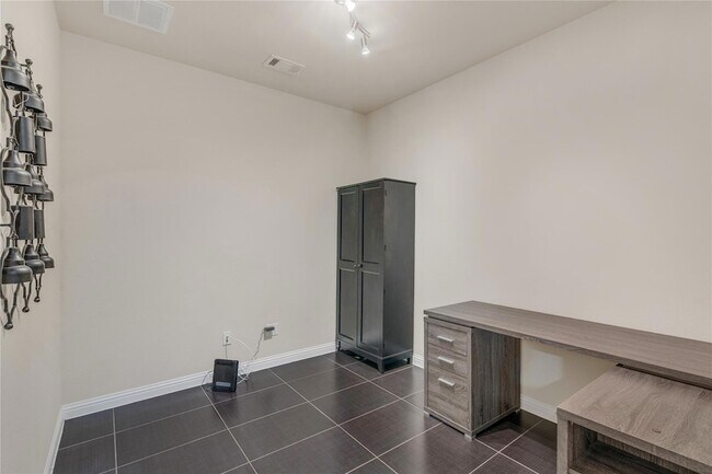 Building Photo - 904 Purple Moor Pass