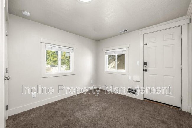 Building Photo - 43 W 100 N