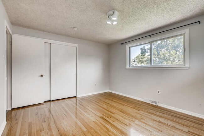 Building Photo - 4641 W Tufts Ave