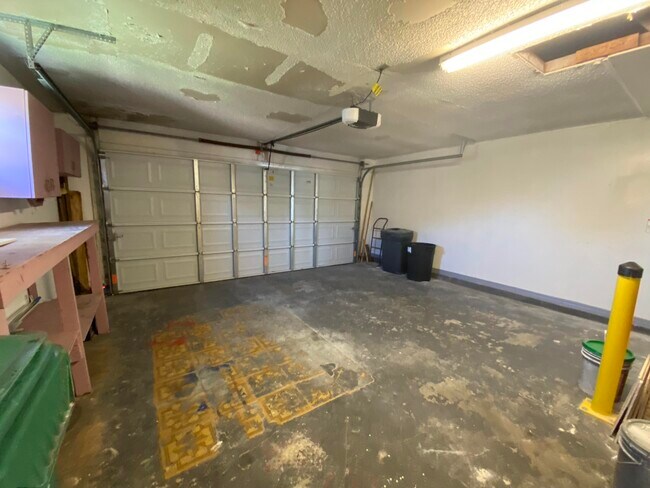 Building Photo - 757 NW Bayard Ave