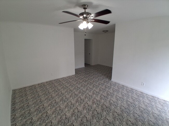 Building Photo - 4130 SW 24th Ct