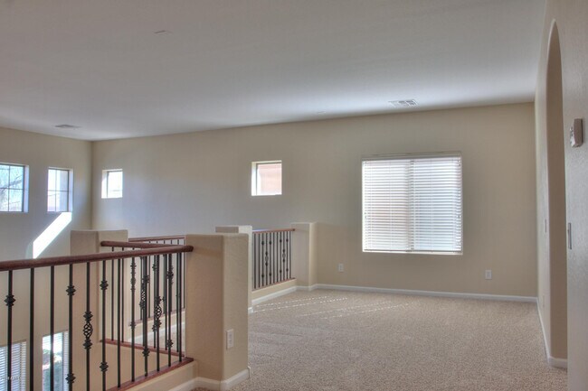 Building Photo - 2413 E Park View Ln