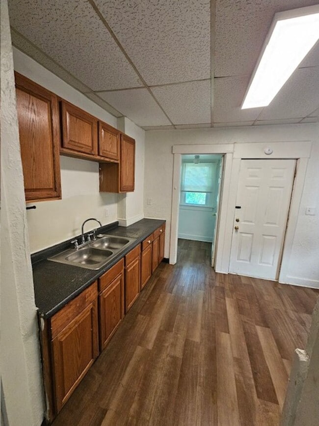 Building Photo - 201-203 Pleasant St.