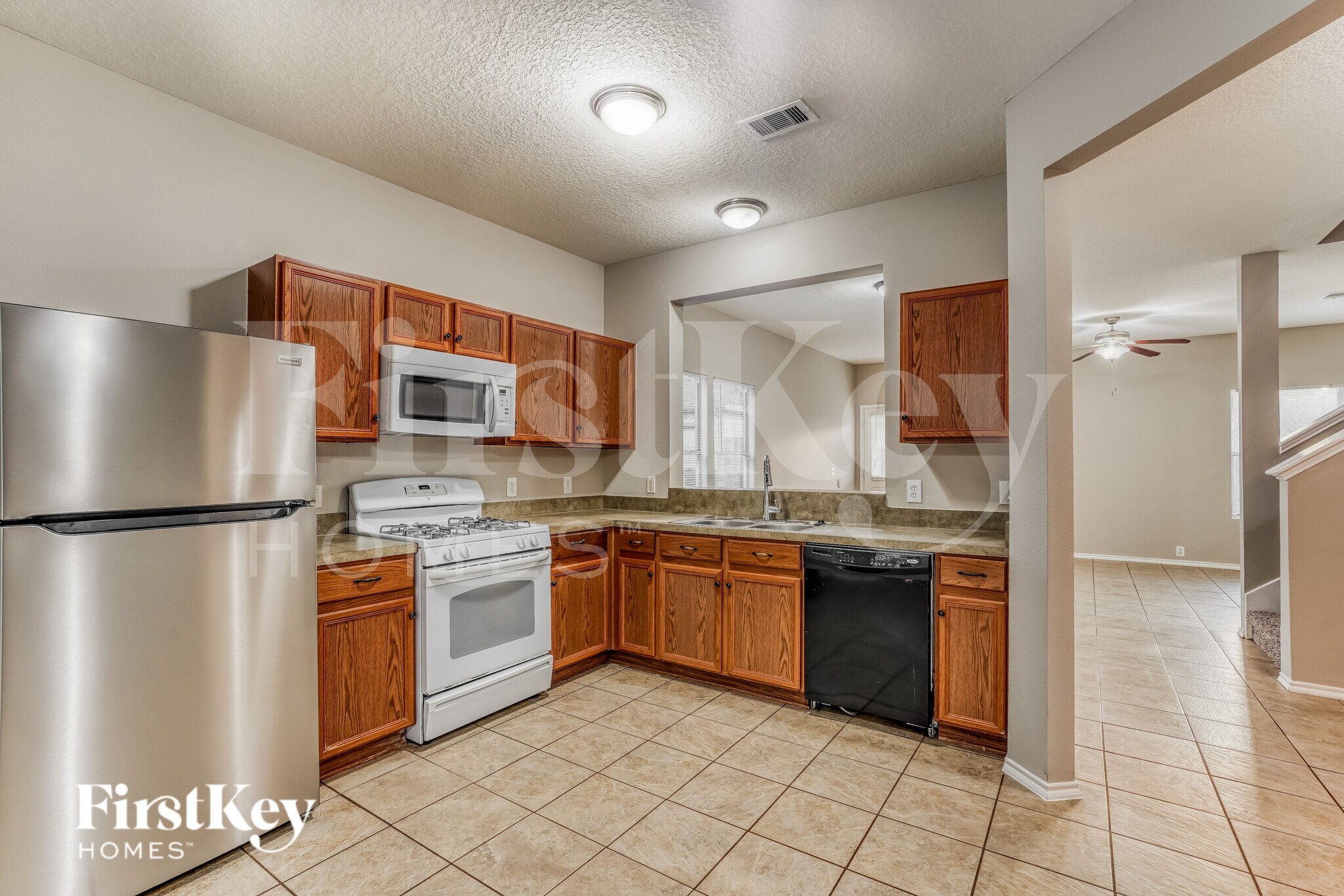 Building Photo - 6331 Scotchwood Dr