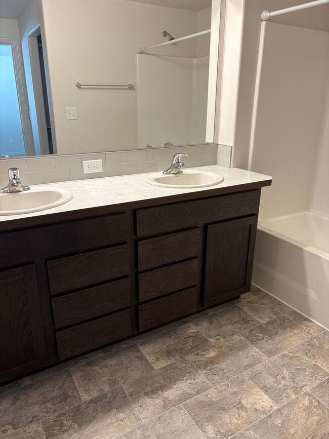 Building Photo - 1/2 Off Deposit!! Newer Construction in Ma...