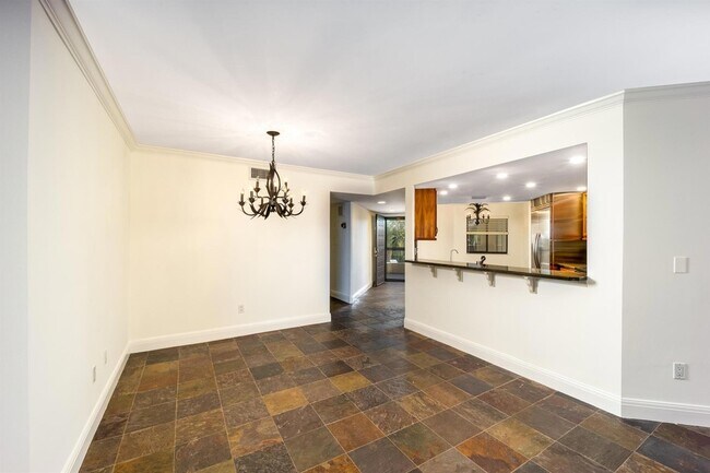 Building Photo - 625 NW North River Dr