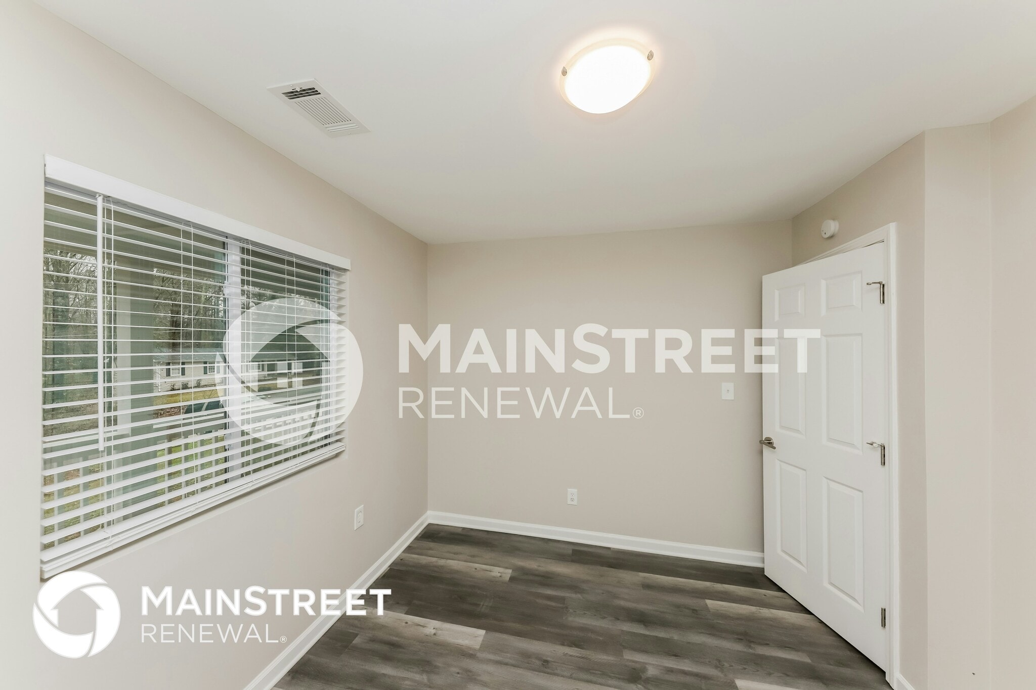 Building Photo - 3539 Meadowview Dr