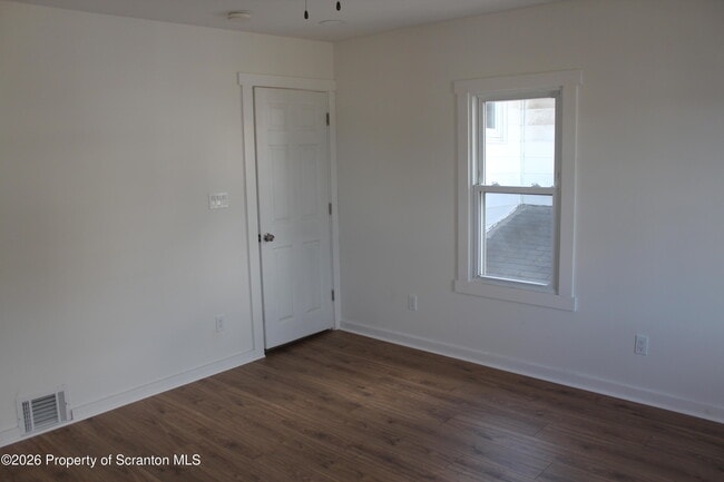 Building Photo - 215 Ferdinand St